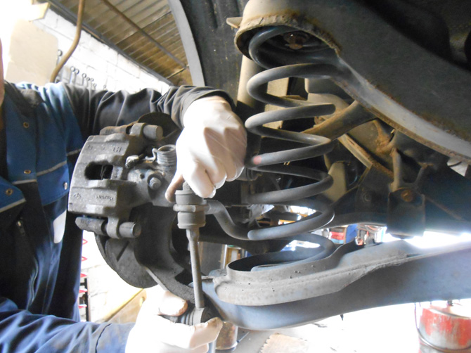 Ford Car Steering and Suspension Replacement or Car Repairs at Golden Hill Garage (Redland) Bristol